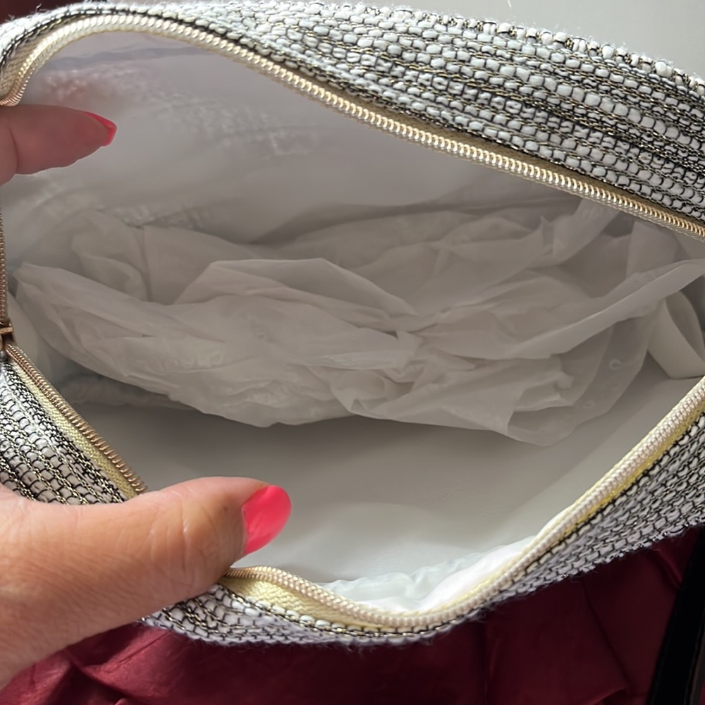 Authentic Chanel pouch - Picture 4 of 5